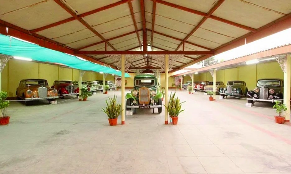 Auto World Vintage Car Museum,100 Best Places to Visit in Gujarat, Tourist Places & Top Attractions 2023
