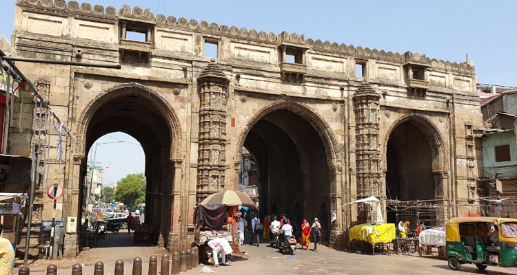 Teen Darwaja in Ahmedabad, Three Gates, 100 Best Places to Visit in Gujarat, Tourist Places & Top Attractions 2023
